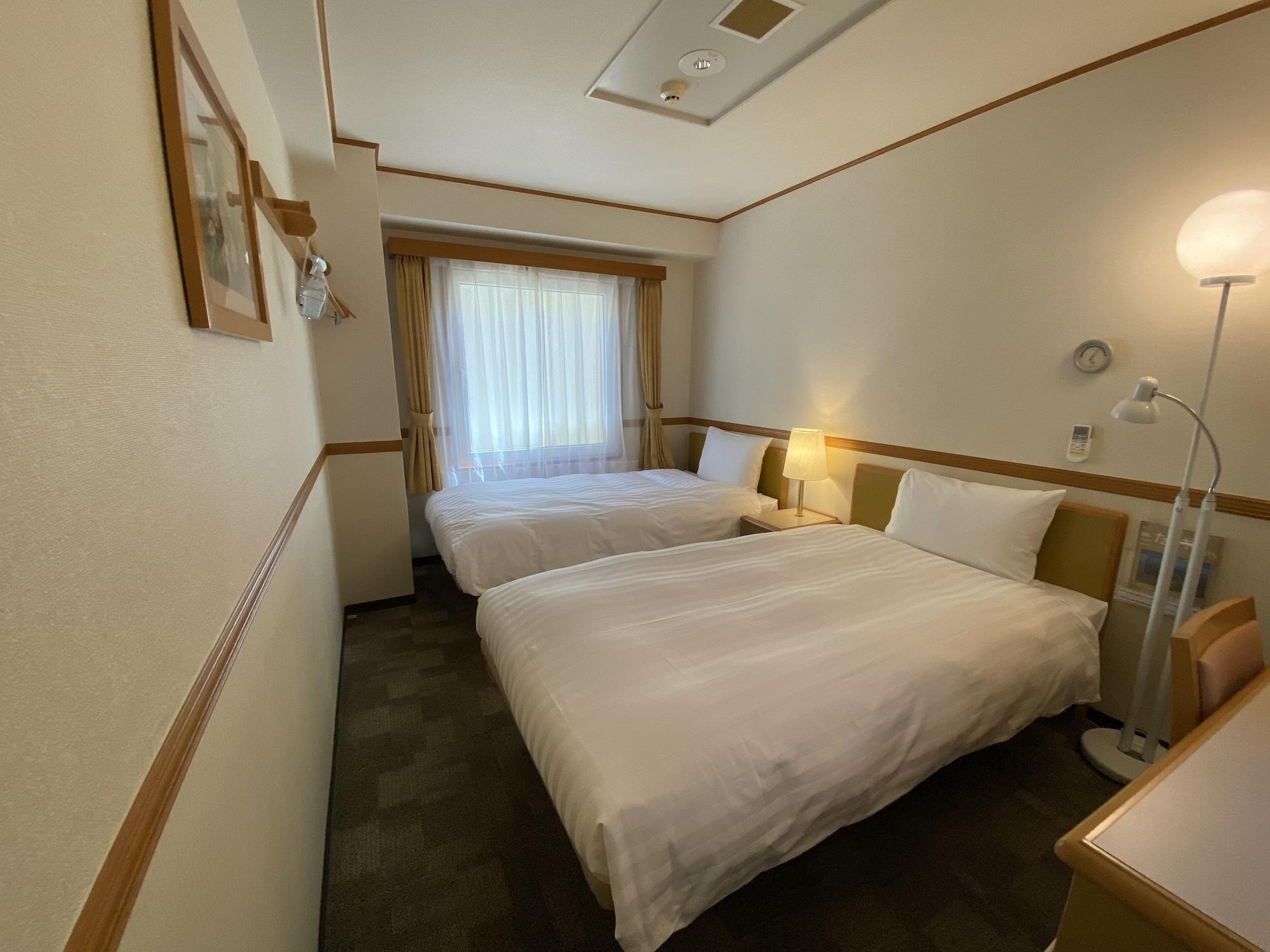 Toyoko Inn Naha Omoromachi Ekimae Exterior photo